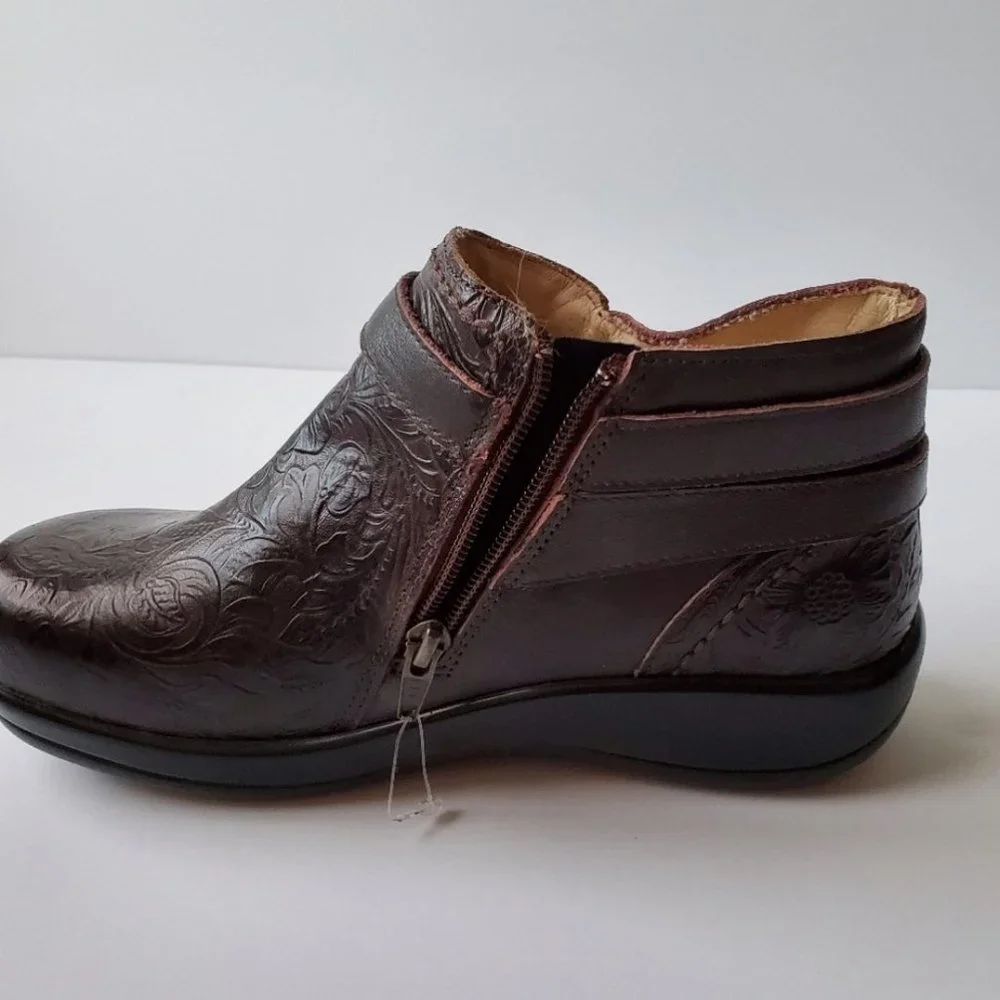 New Alegria Dylan Molasses Tooled Boots